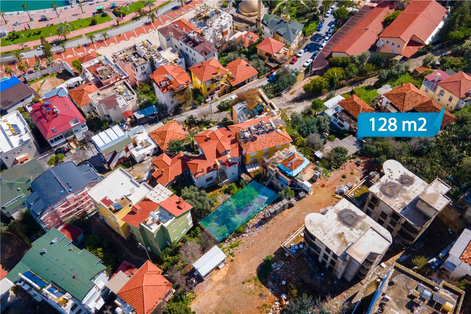 Plot of land with a building permit in the heart of Alanya