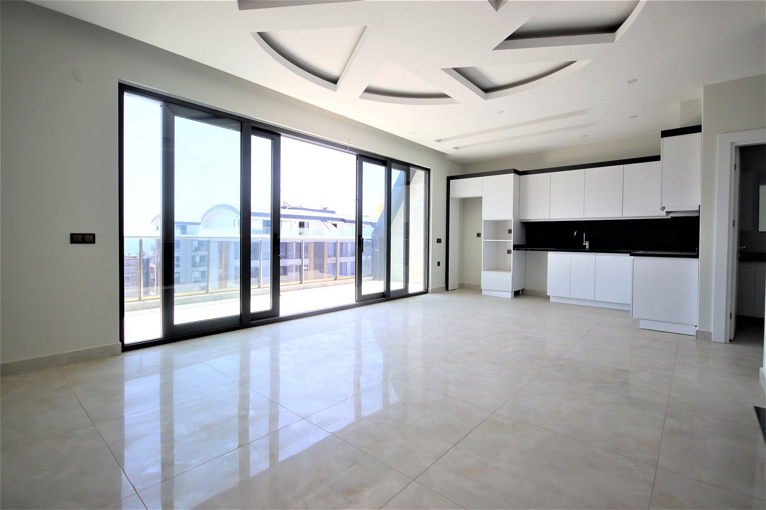 Penthouses 2+1 and 3+1 in the residential complex on the first coastline