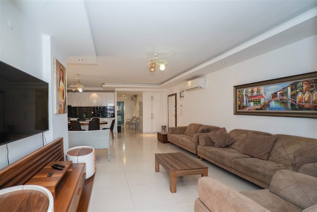 Spacious penthouse 3+1 in complex with infrastructure - Oba district, Alanya