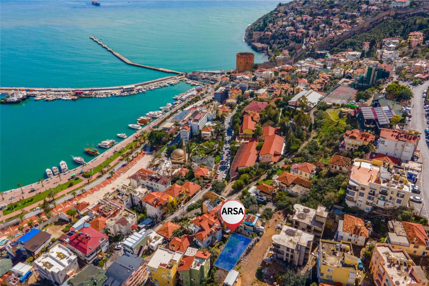 Plot of land with a building permit in the heart of Alanya