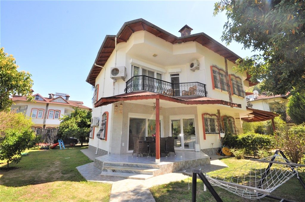 Large 4+1 villa on the bank of mountain river Dim Chai