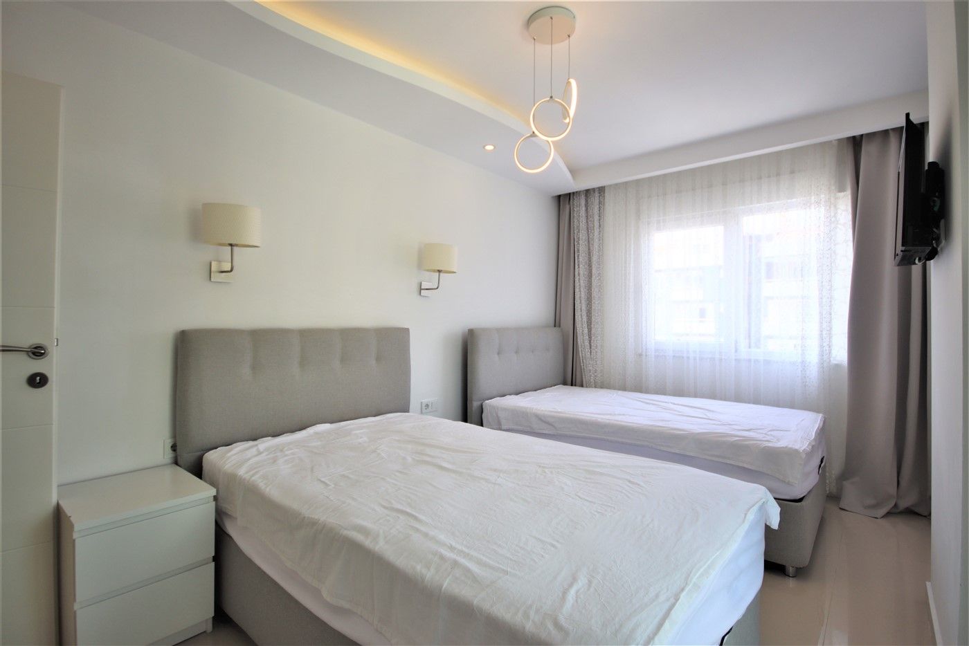 Furnished 2-bedrooms apartment in Mahmutlar