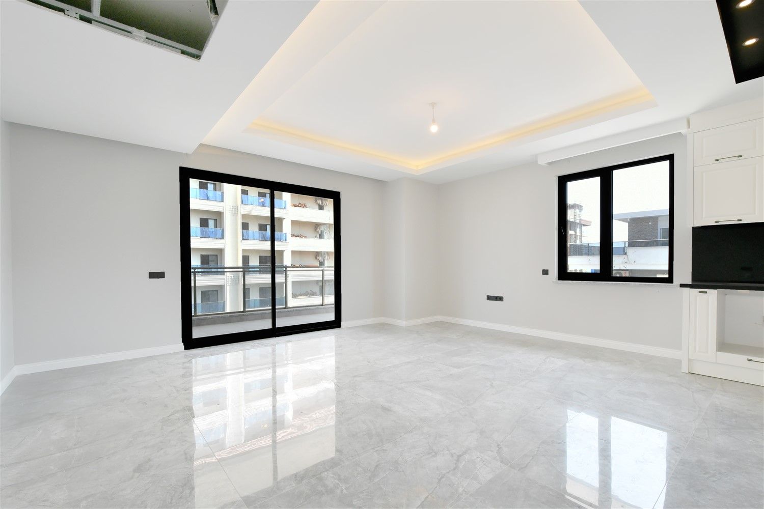 Penthouse 3+1 in a new residence, convenient location in Mahmutlar center