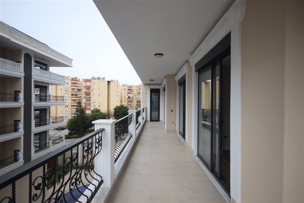 New 3+1 apartments with separate kitchen in the center of Alanya