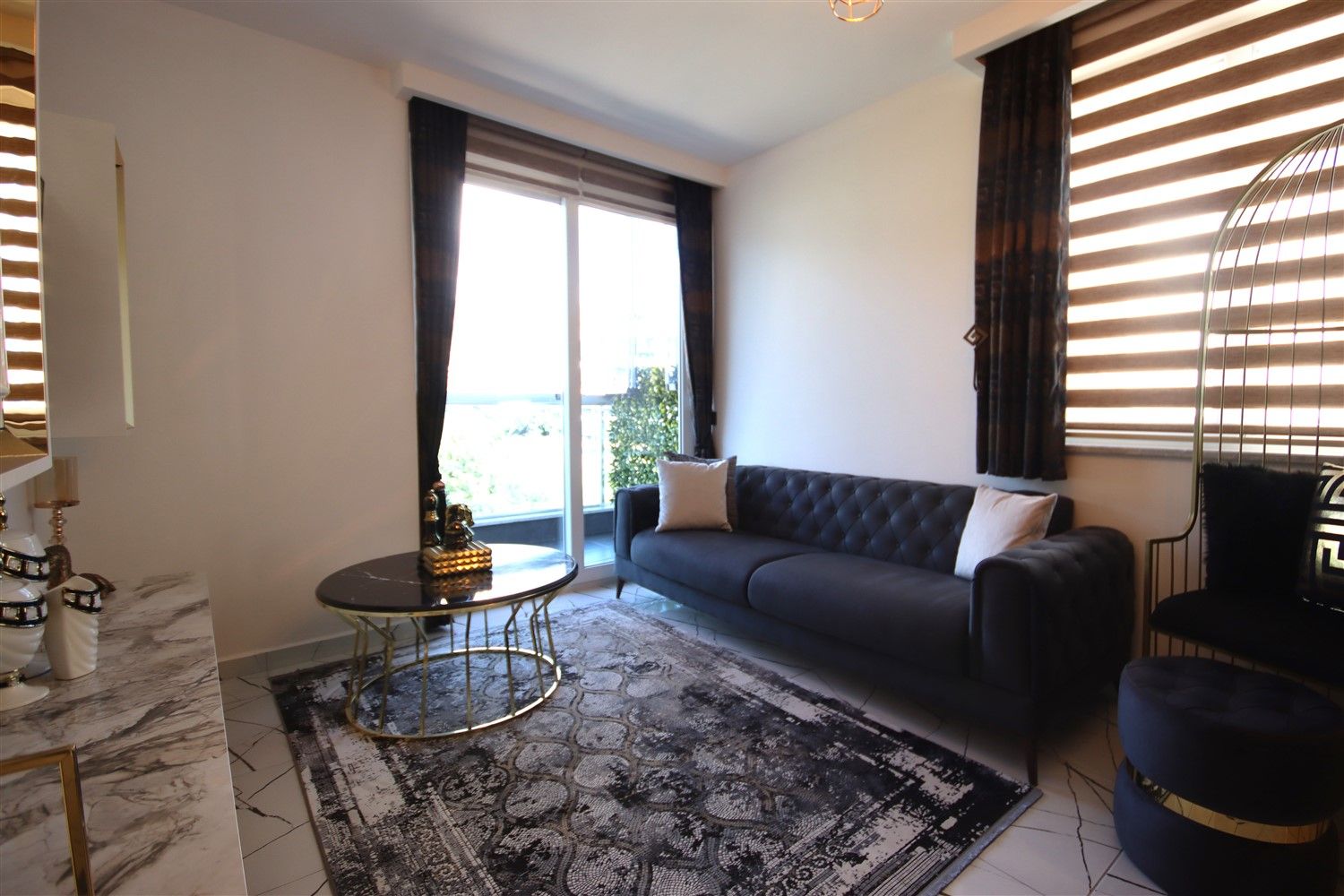 Furnished 1-bedroom apartment in complex with with infrastructure