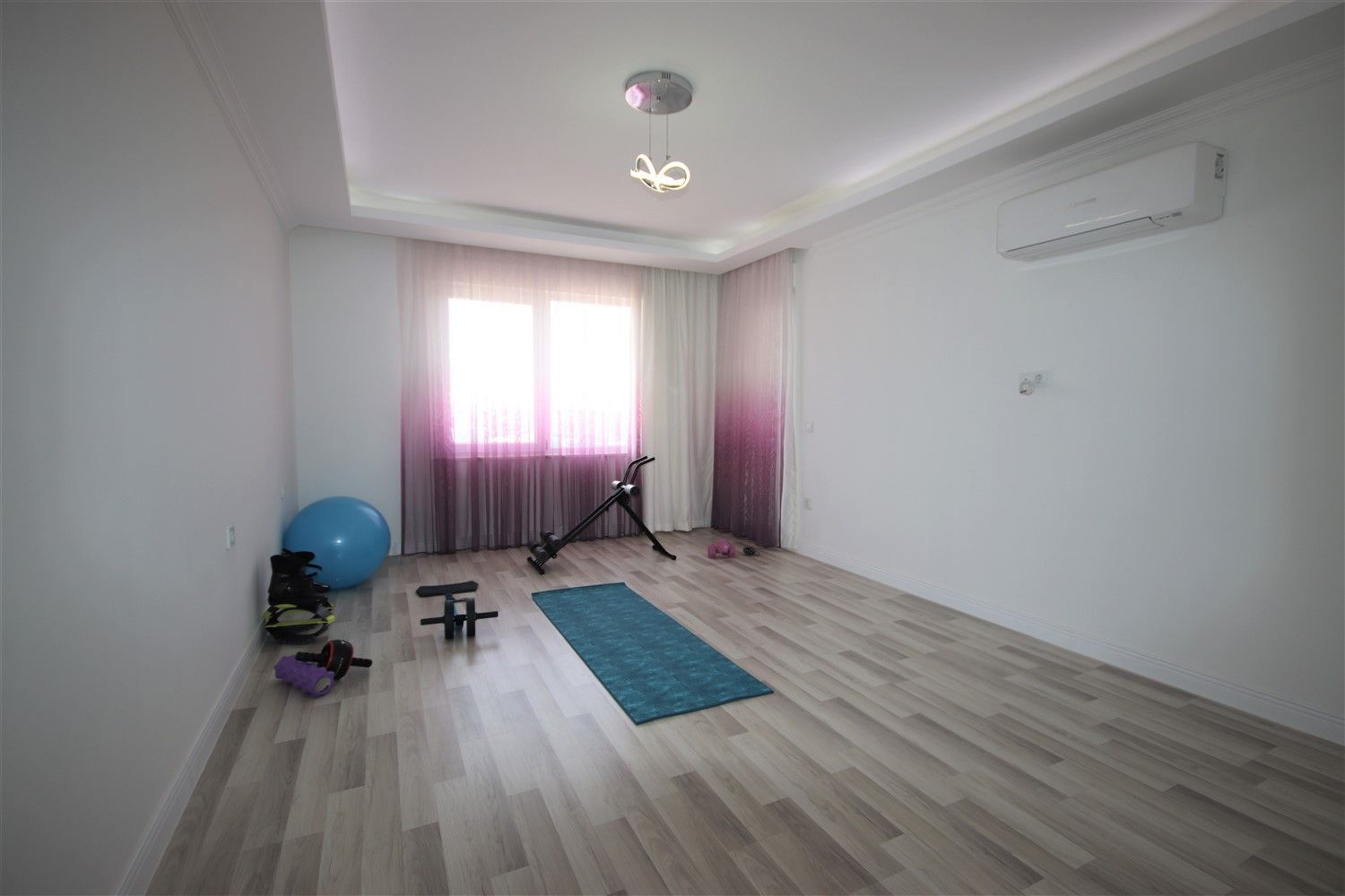 Large duplex apartment in Ciplakli distrift, Alanya