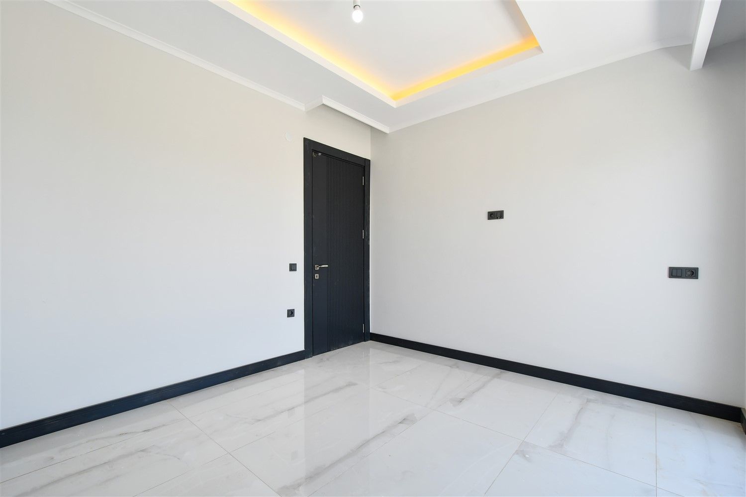 Ters duplex 3+1 in a new complex, Oba - Alanya