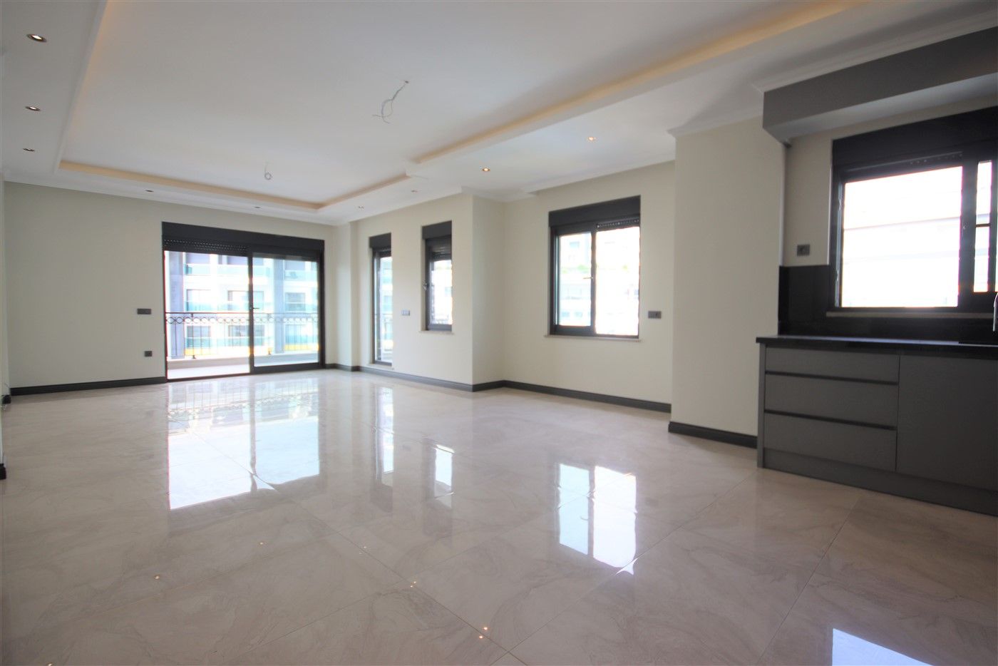 Penthouse 3+1 for citizenship - Kargicak district, 250 m from the sea