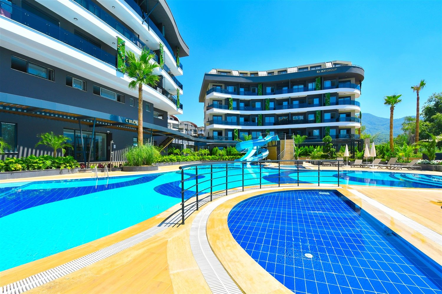 Ters duplex 3+1 in a new complex, Oba - Alanya