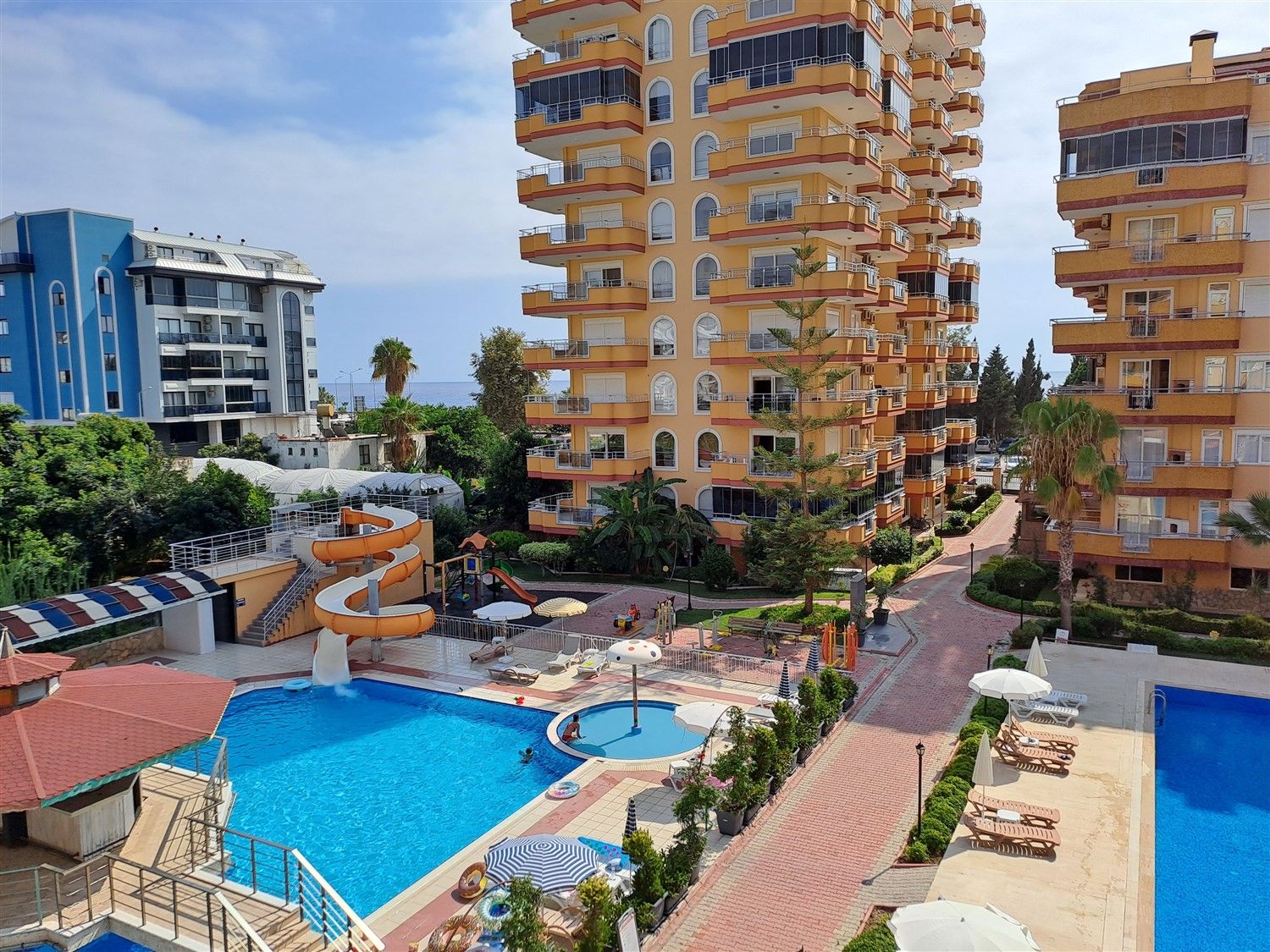 Spacious apartments 2+1 within walking distance to the sea