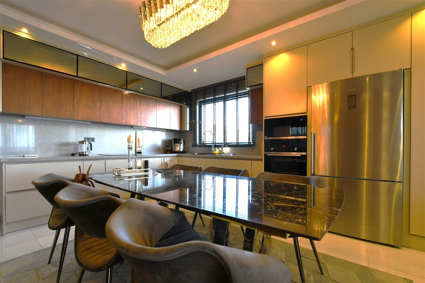 Penthouse apartment 3+1 with designer renovation, Mahmutlar