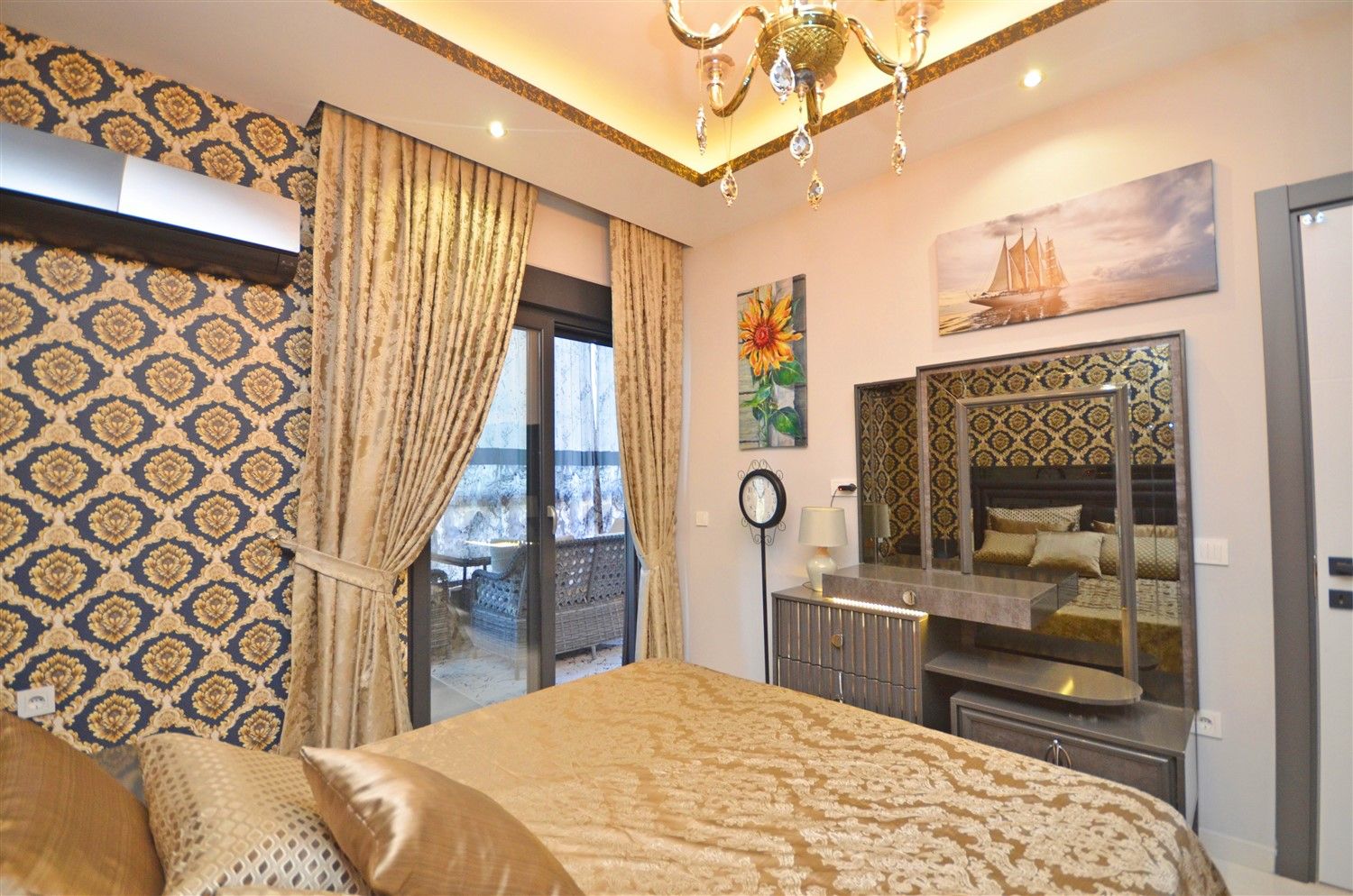 Furnished 1 bedroom apartment 350 m from the sea