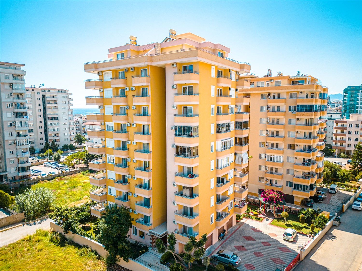 2 bedrooms apartment in popular district - Mahmutlar