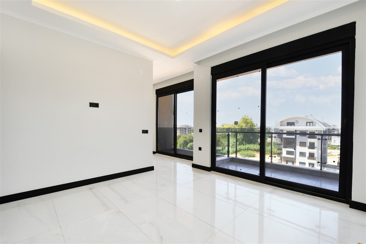 Ters duplex 3+1 in a new complex, Oba - Alanya