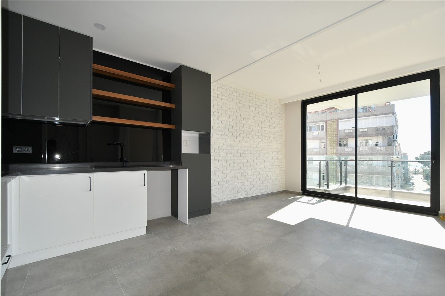 Apartments 1+1 in a new building, luxurious location in Cleopatra district