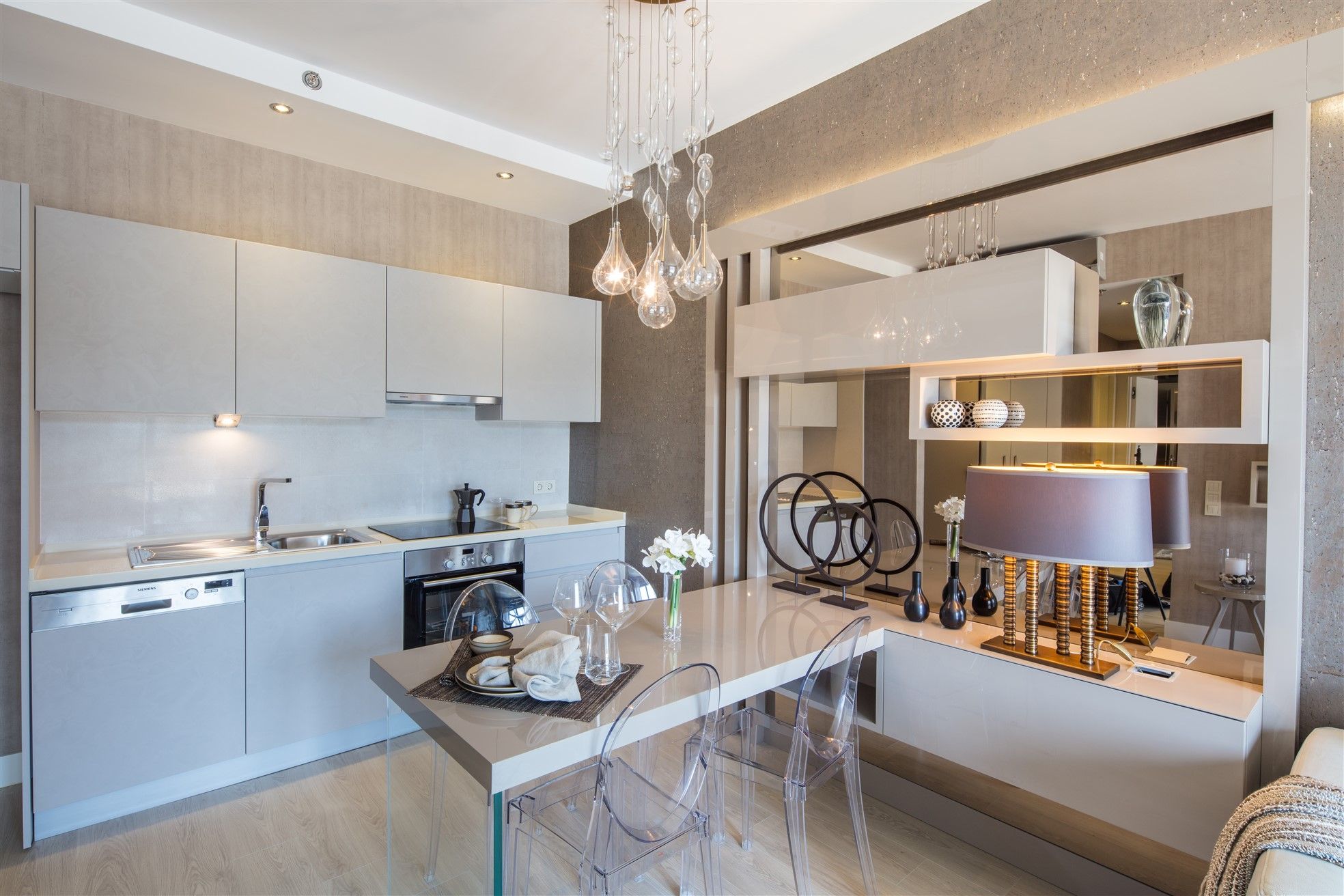 New 1+1 apartments in a stylish skyscraper in Maltepe district