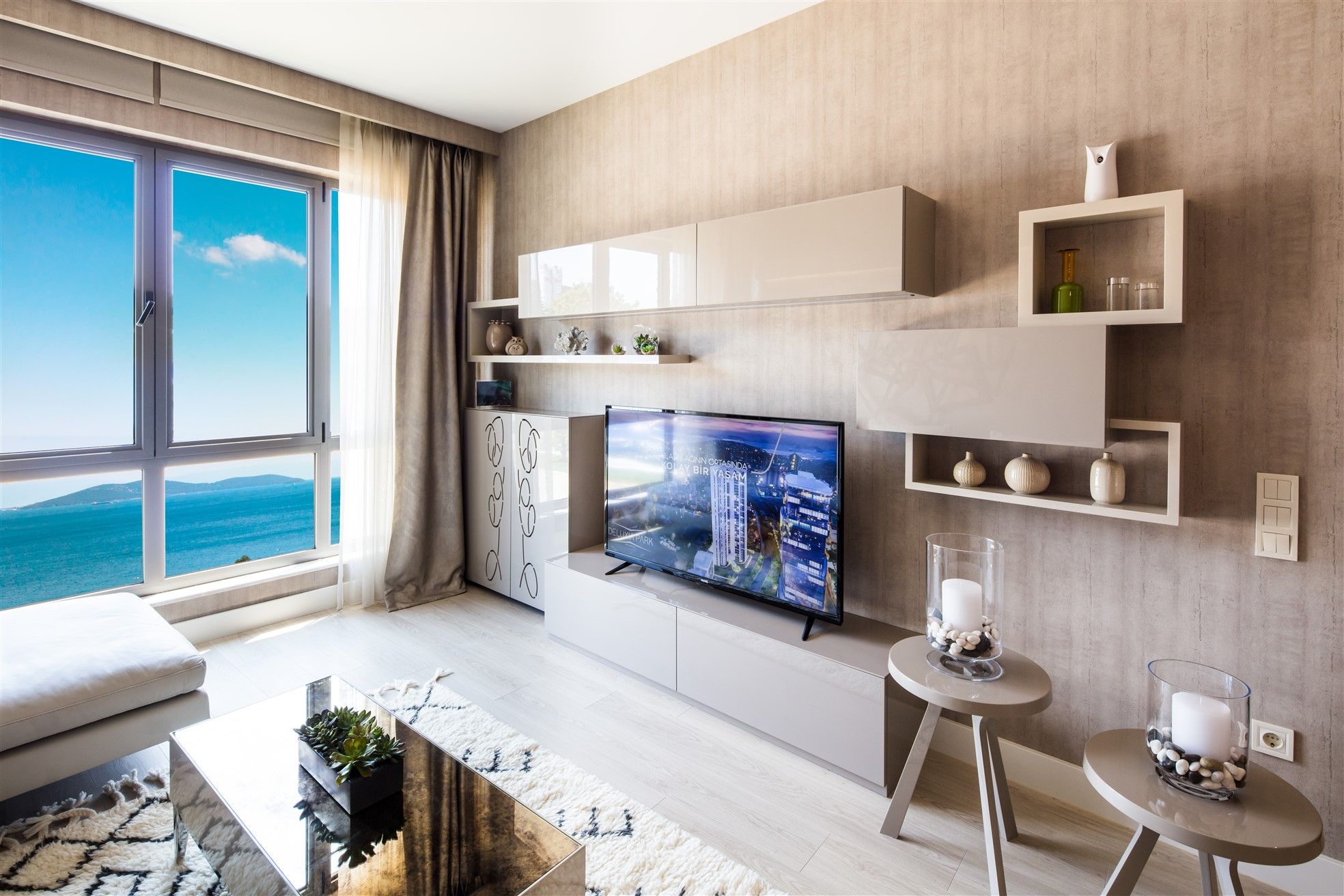 New 1+1 apartments in a stylish skyscraper in Maltepe district