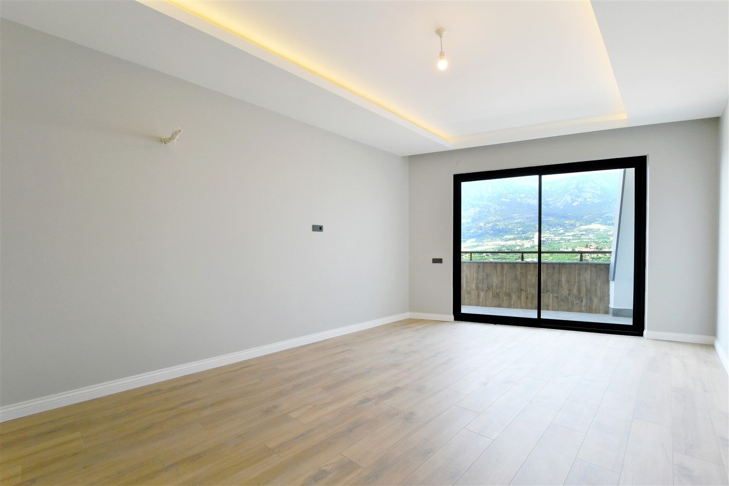 New 3+1 penthouse with panoramic mountain view in Mahmutlar