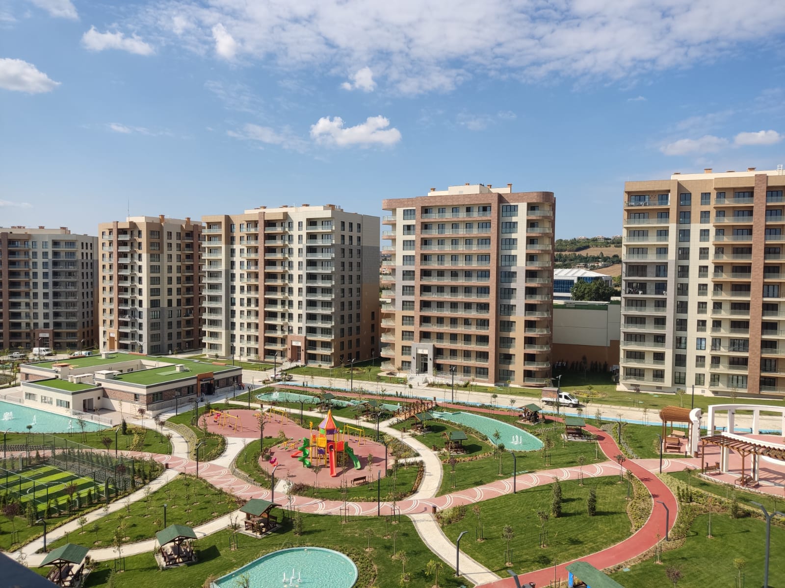 Apartments in a new residential complex, Buyukchekmeje district