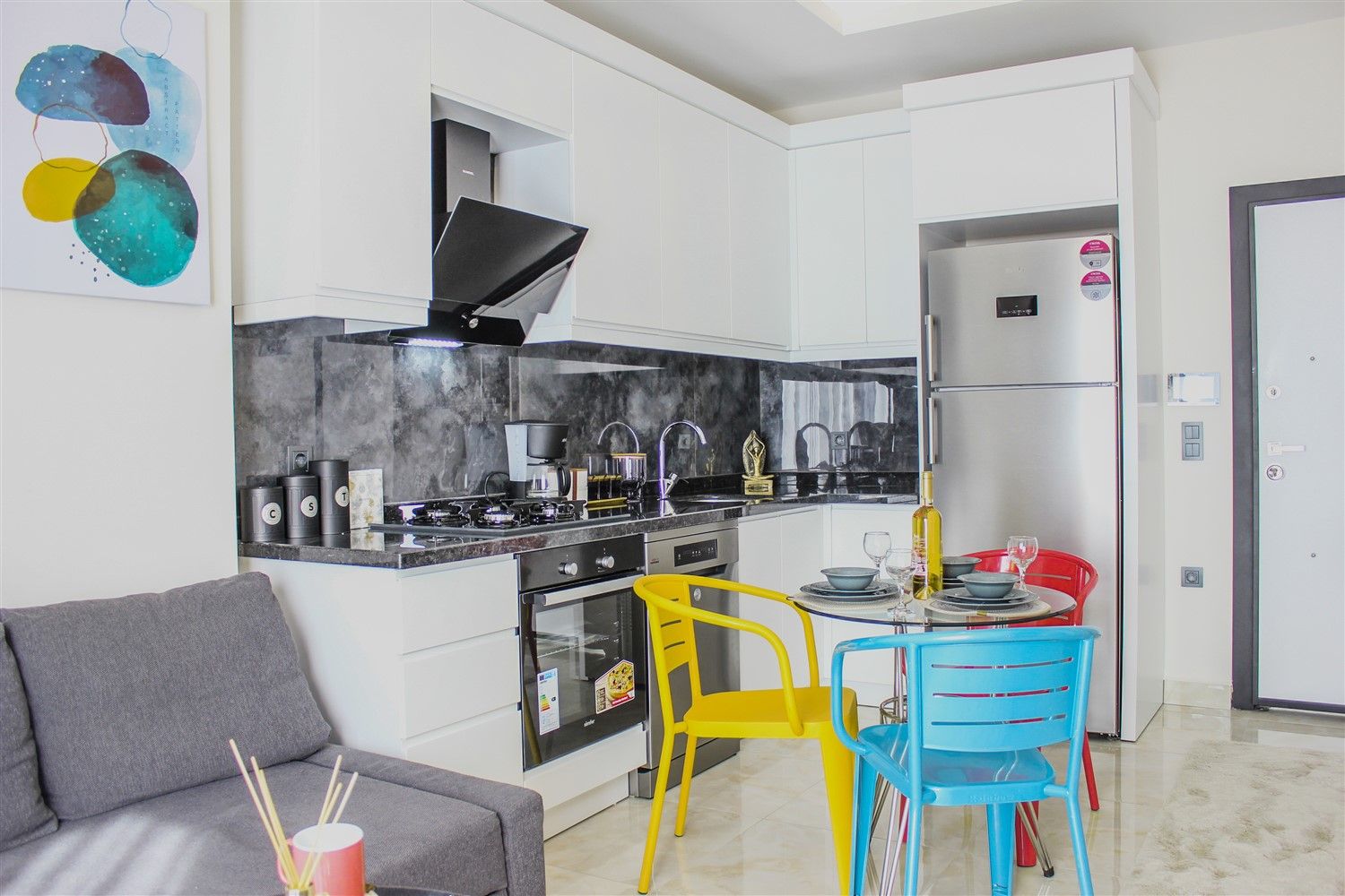 Furnished 1+1 apartment in Mahmutlar district, Alanya