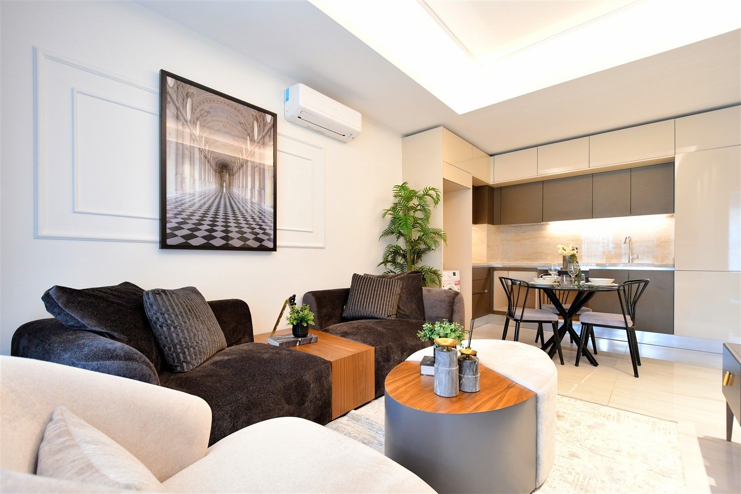 Apartment 2+1 with designer interior in a premium residence