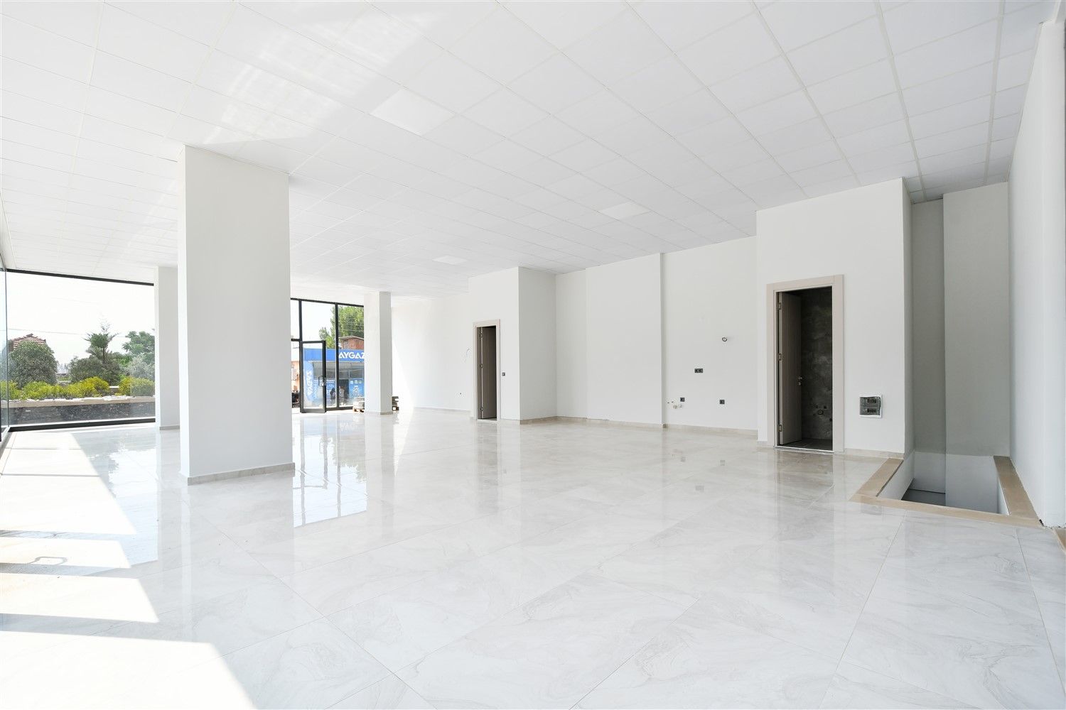 Commercial premises in a new building, Oba - Alanya