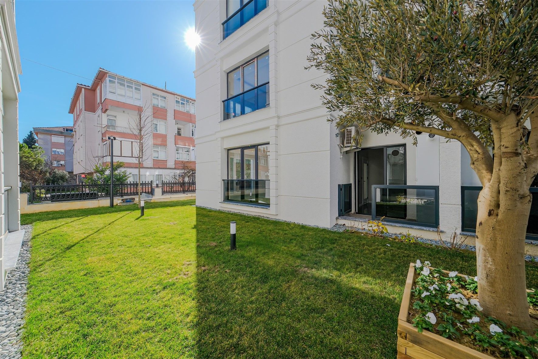 New bright apartments within walking distance from the Marmara Sea