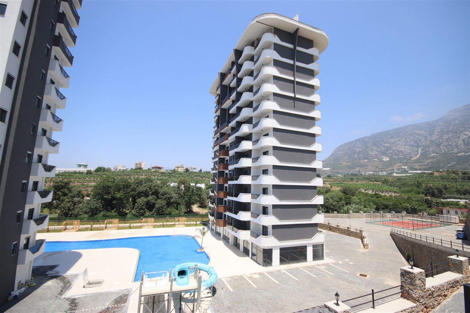 Mountain view apartment 1 + 1 in new building - Mahmutlar district