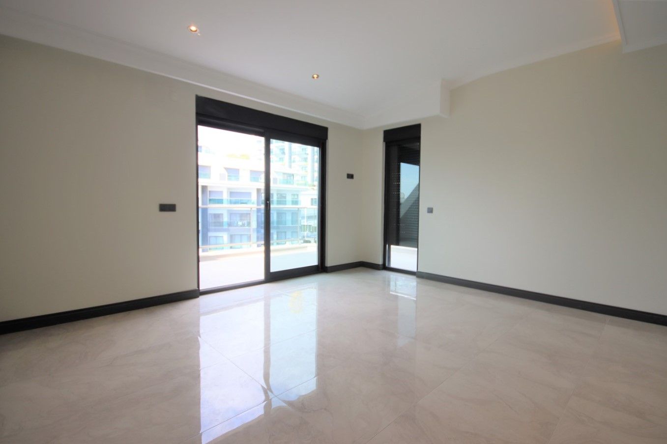 Penthouse 3+1 for citizenship - Kargicak district, 250 m from the sea