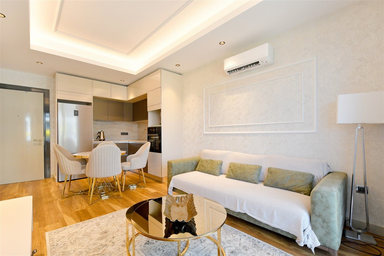 Modern 1+1 apartment with furniture, in a premium complex