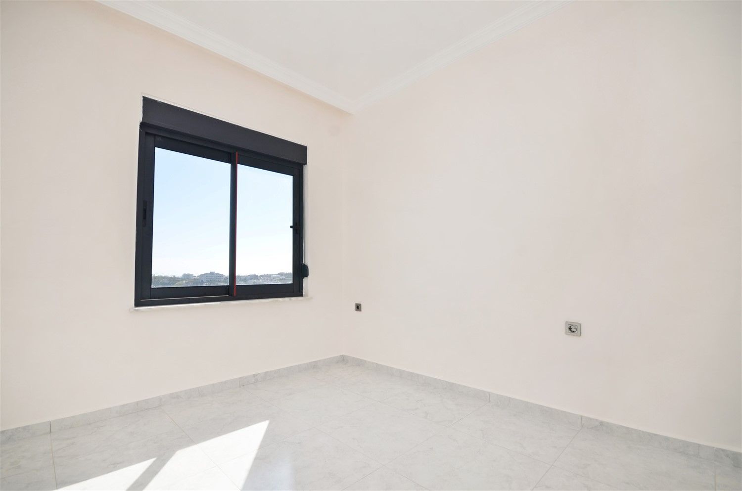 Bright 1-bedroom apartment in a new complex