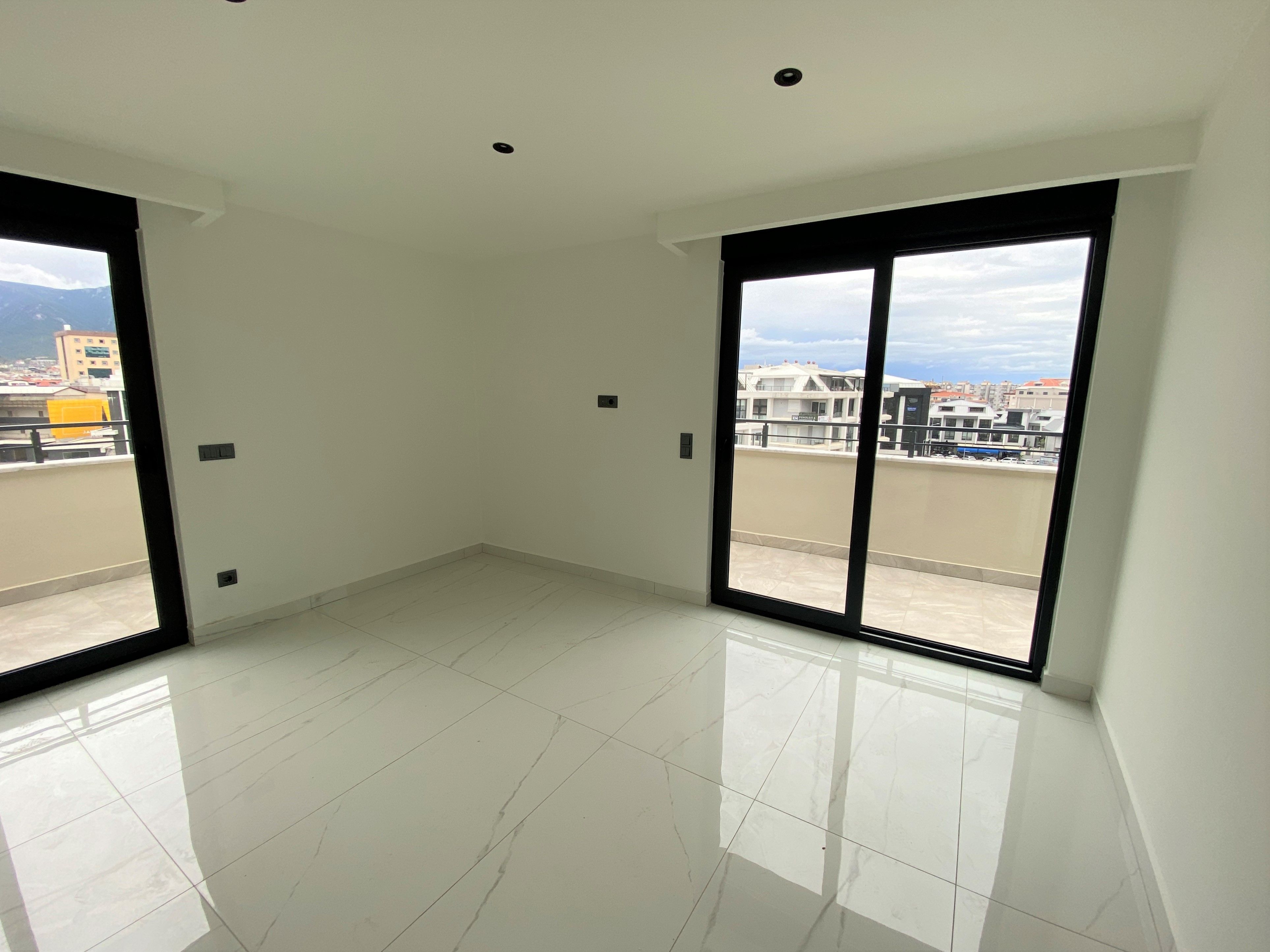 Spacious 3+1 penthouse in the center of Oba district
