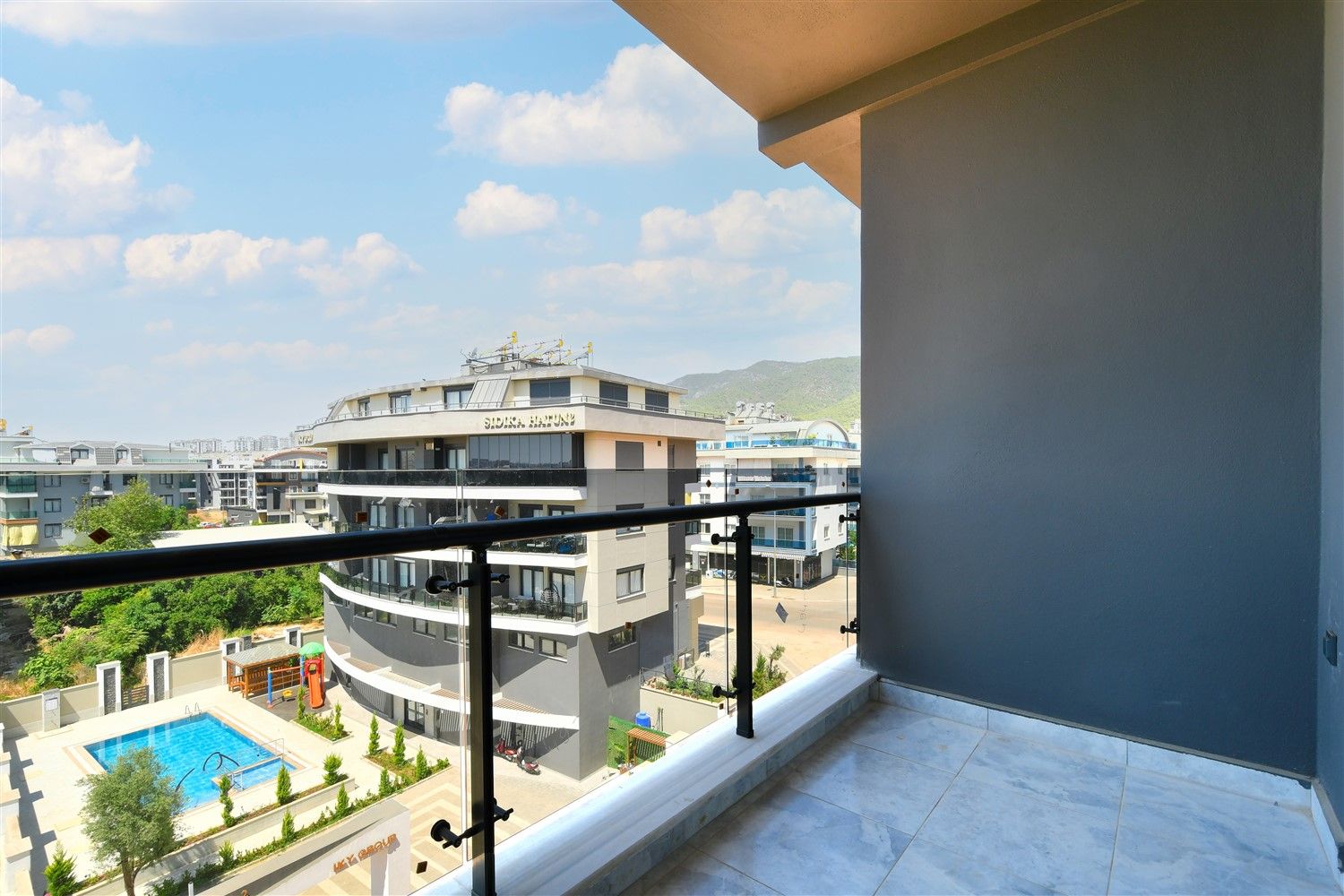 Ters duplex 3+1 in a new complex, Oba - Alanya