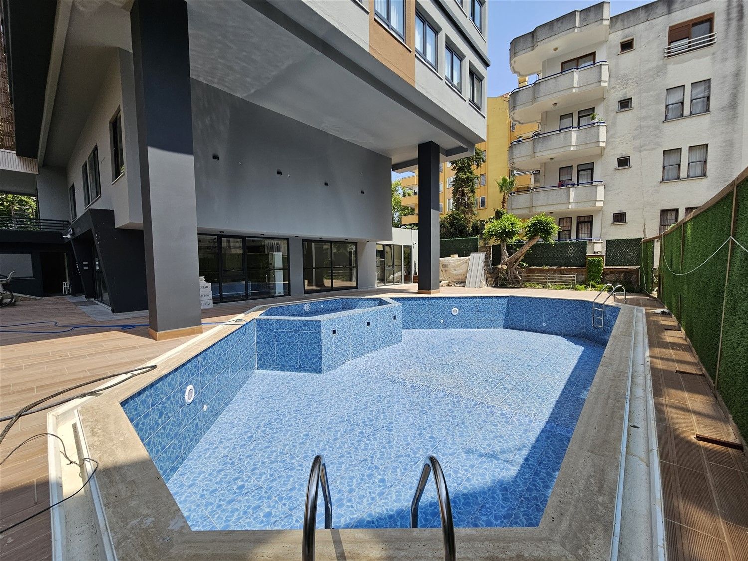 Apartment 1+1 in new building - center of Alanya, 700 m to the sea