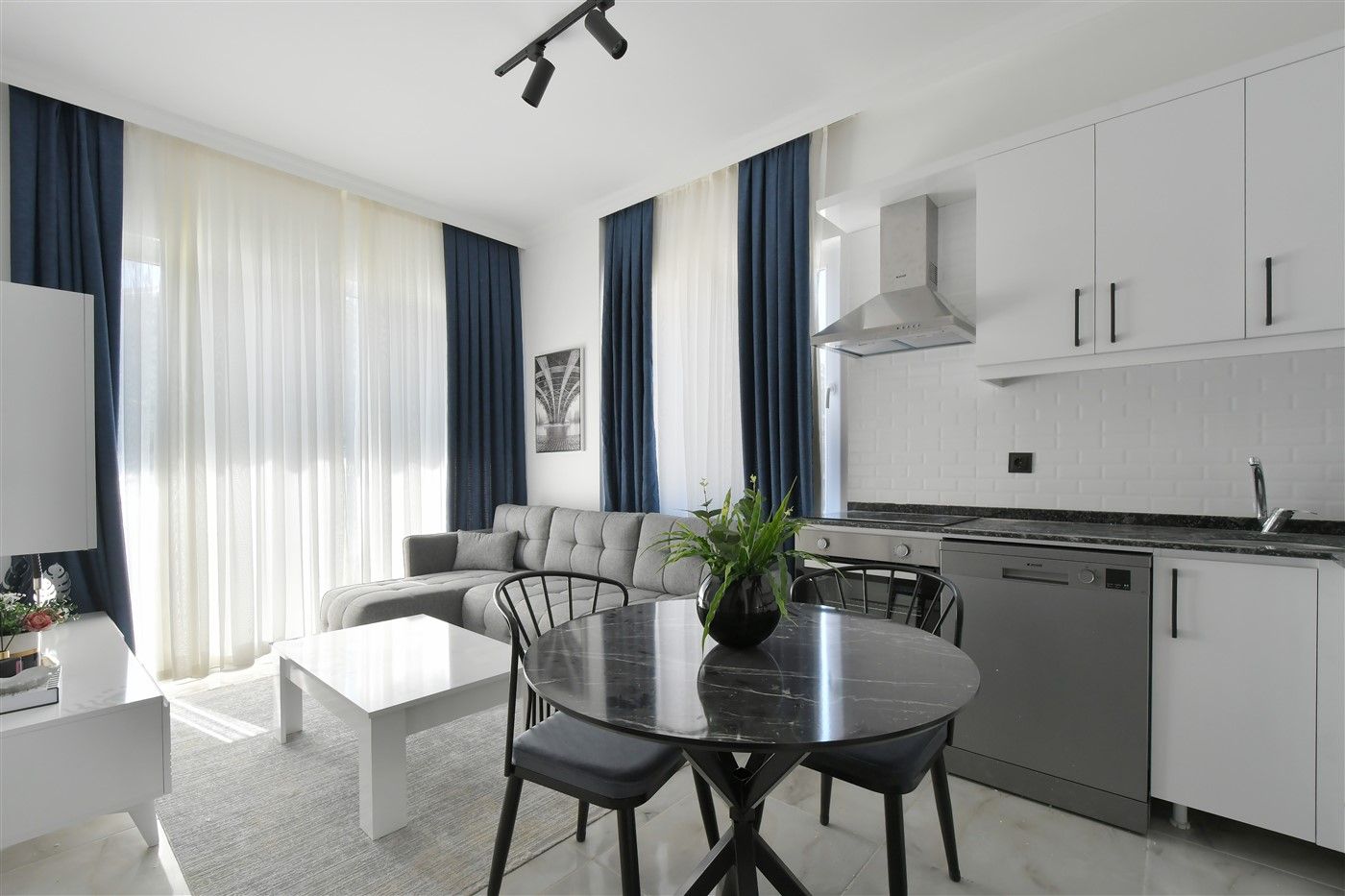 Stylish 1bedroom apartment with furniture and household appliances