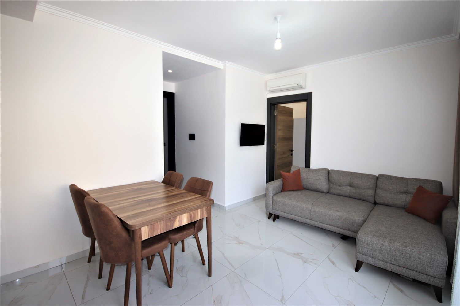 1+1 furnished apartment in Oba district, Alanya