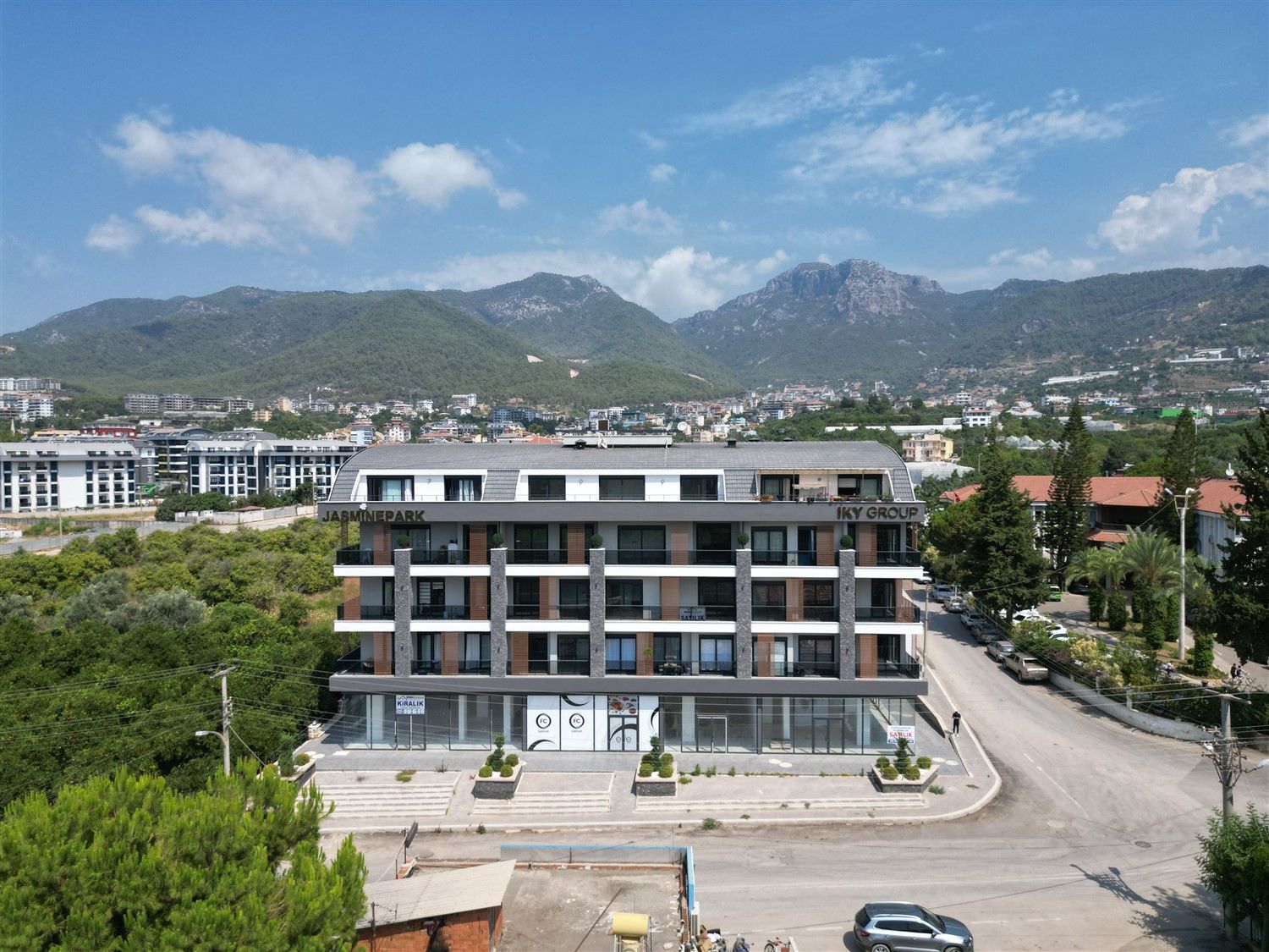 Commercial premises in a new building, Oba - Alanya