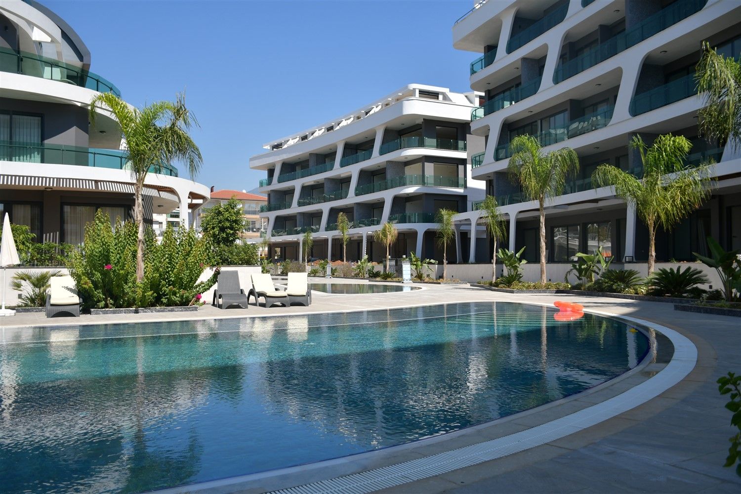 Apartments of various layouts in a new complex - Oba district