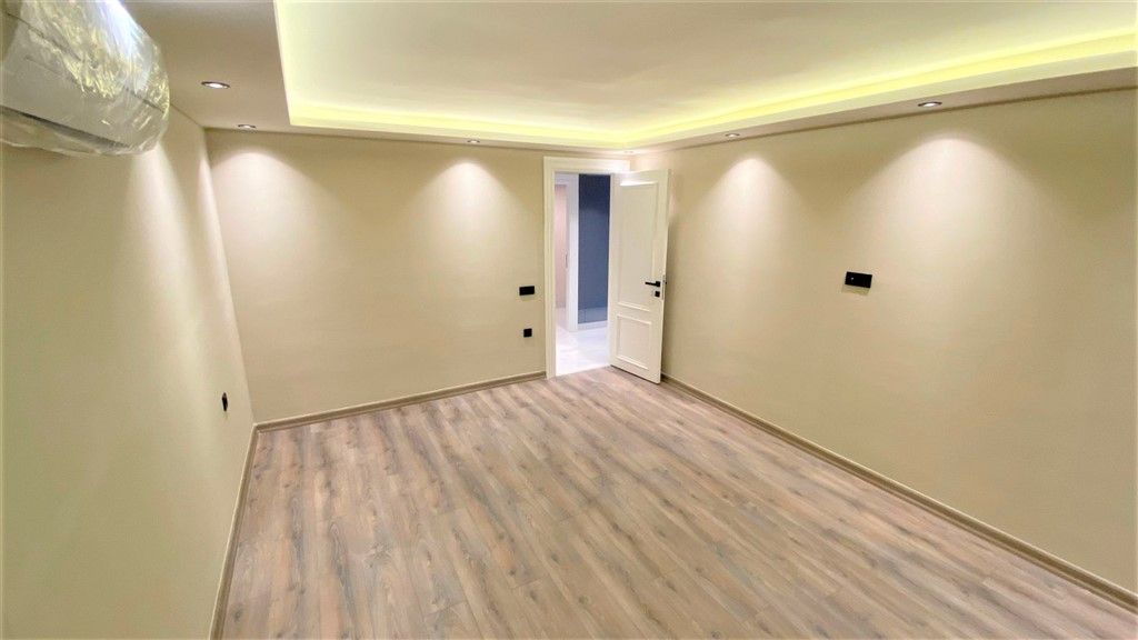 Duplex 4+1 in the center of Alanya, suitable for citizenship