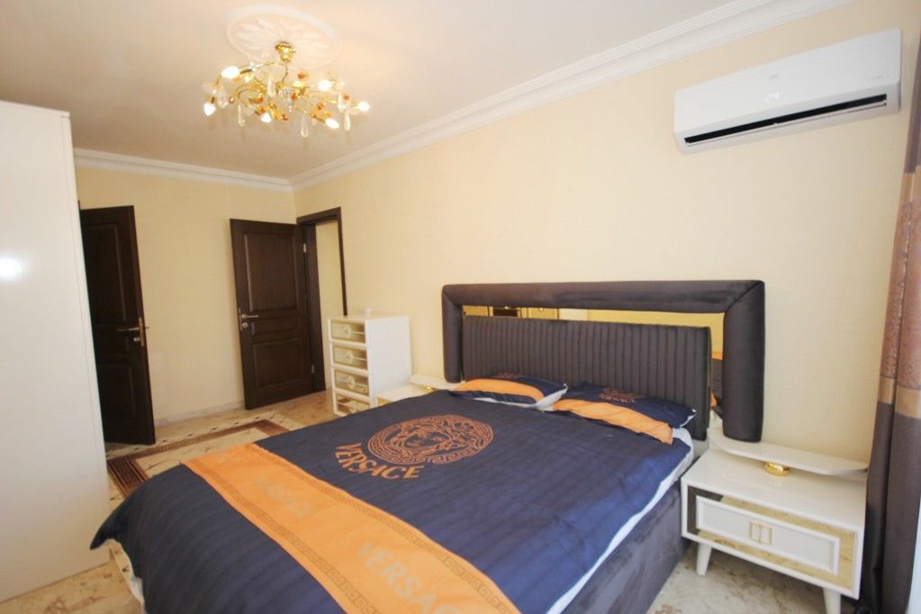 Apartment in popular district Mahmutlar