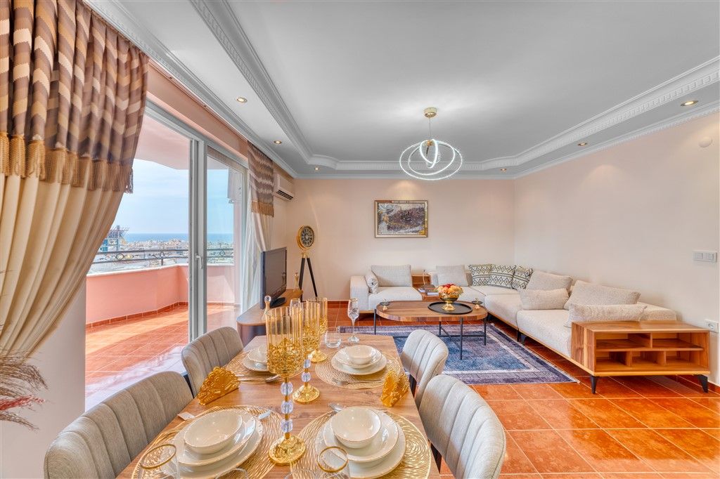 Apartment 2+1 with furniture in 250 m from the beach in Mahmutlar