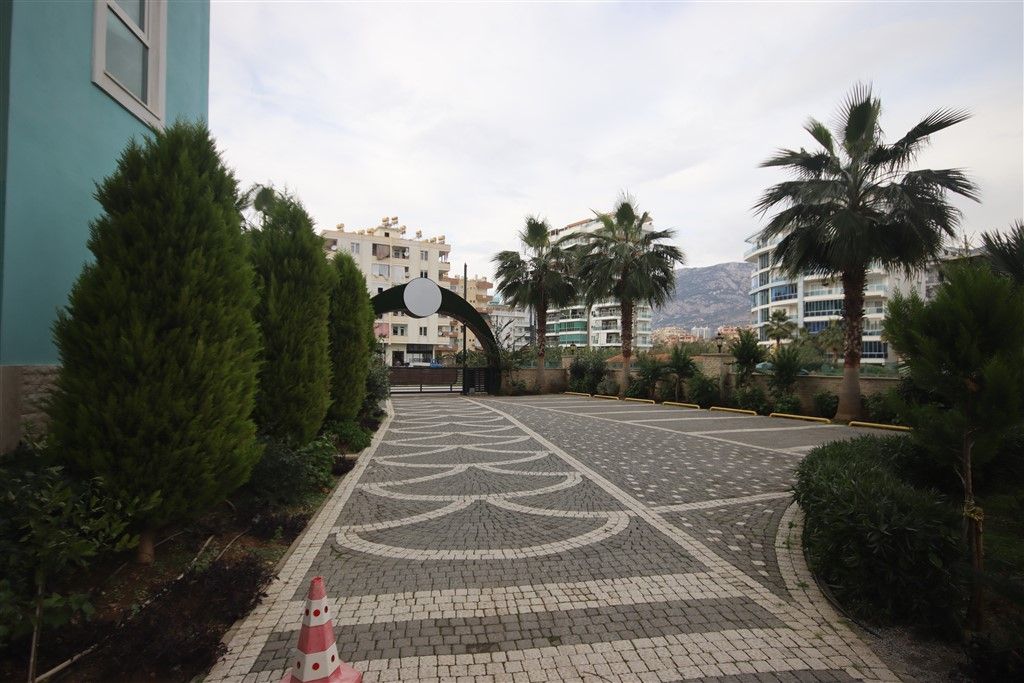 Apartment 1+1 in respectable residential complex - Alanya, Mahmutlar