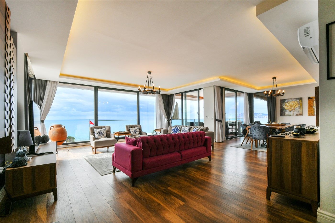 Luxurious penthouse 4+1 with panoramic sea and castle views
