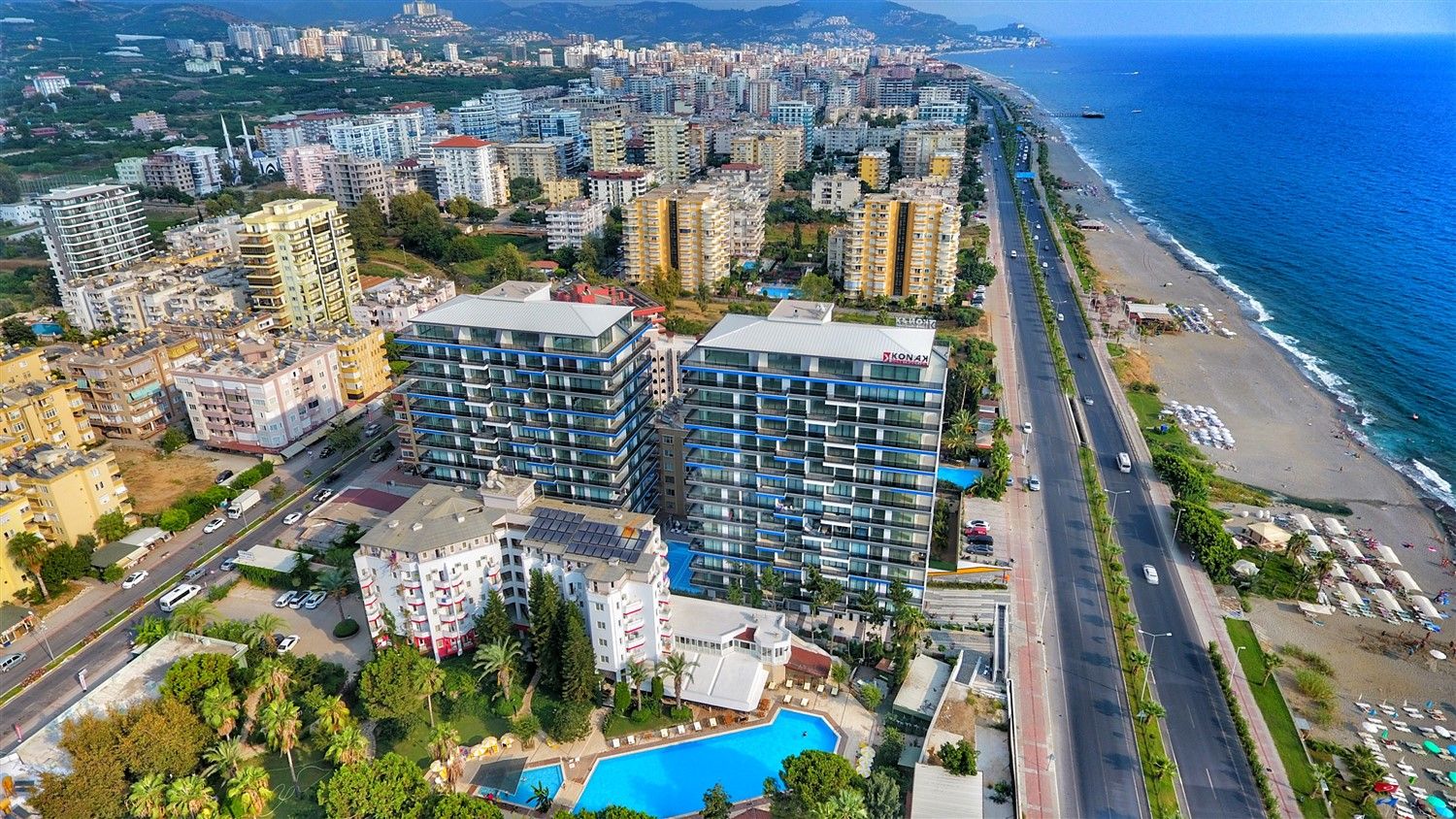 Ready to live in apartments on the first coastline, Mahmutlar