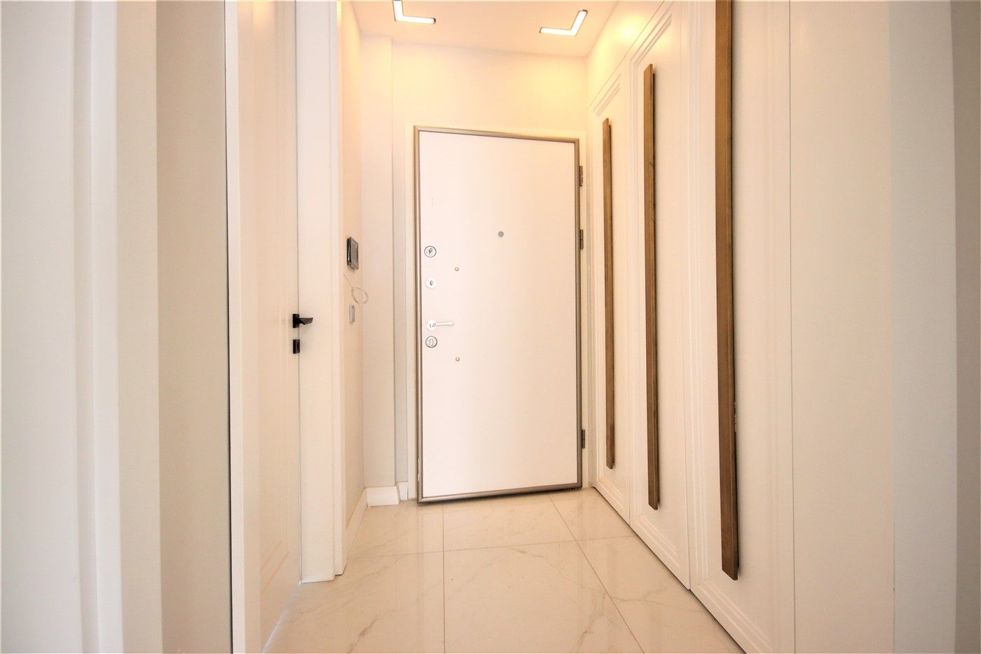 Large apartment 3+1 in new building - Oba district, Alanya