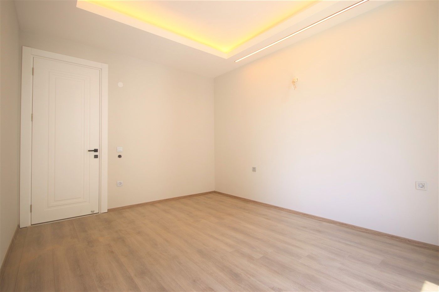 Large apartment 3+1 in new building - Oba district, Alanya