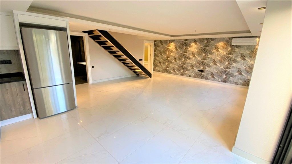 Duplex 4+1 in the center of Alanya, suitable for citizenship