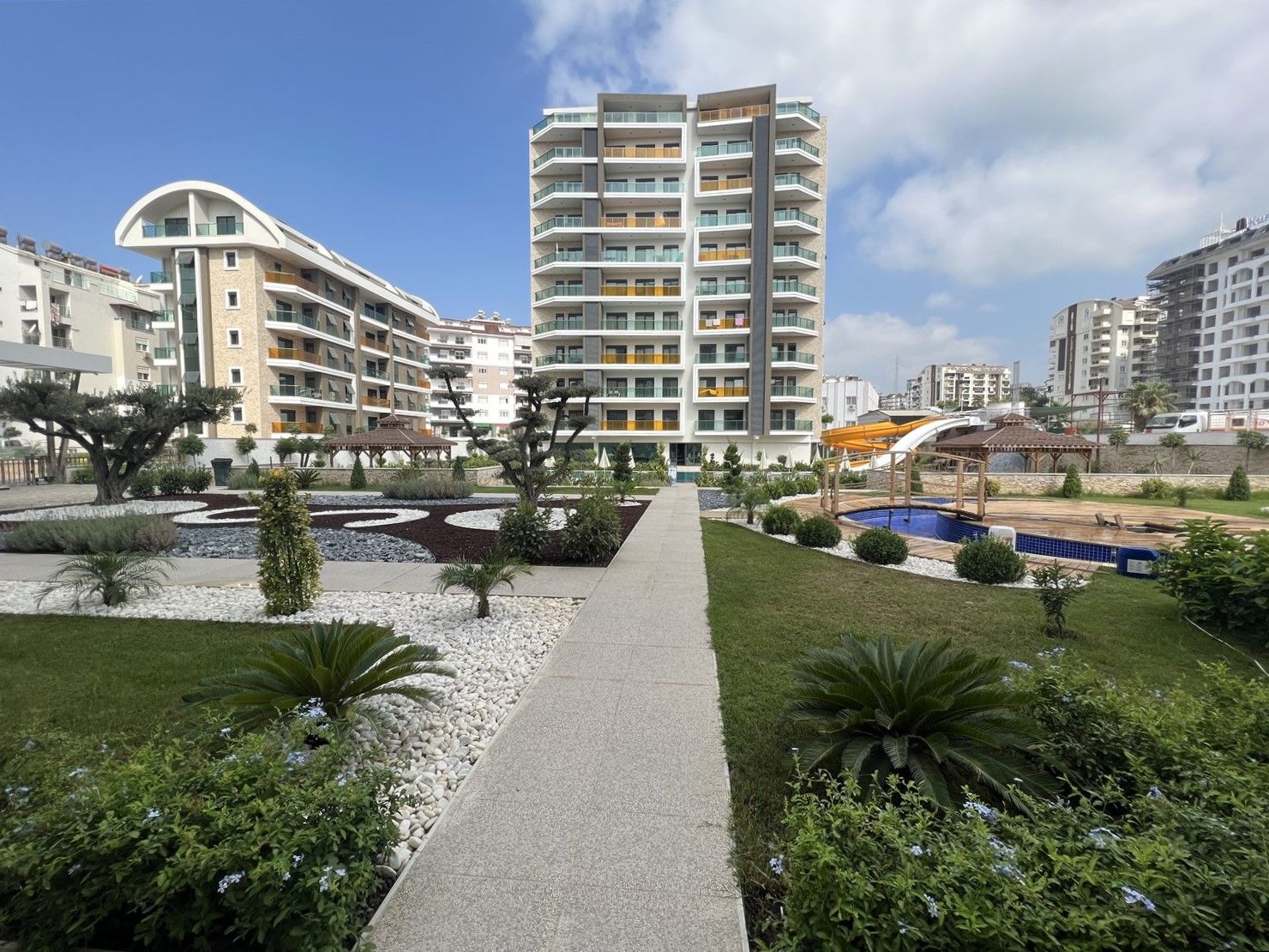 New duplex apartments of various layouts in Avsallar