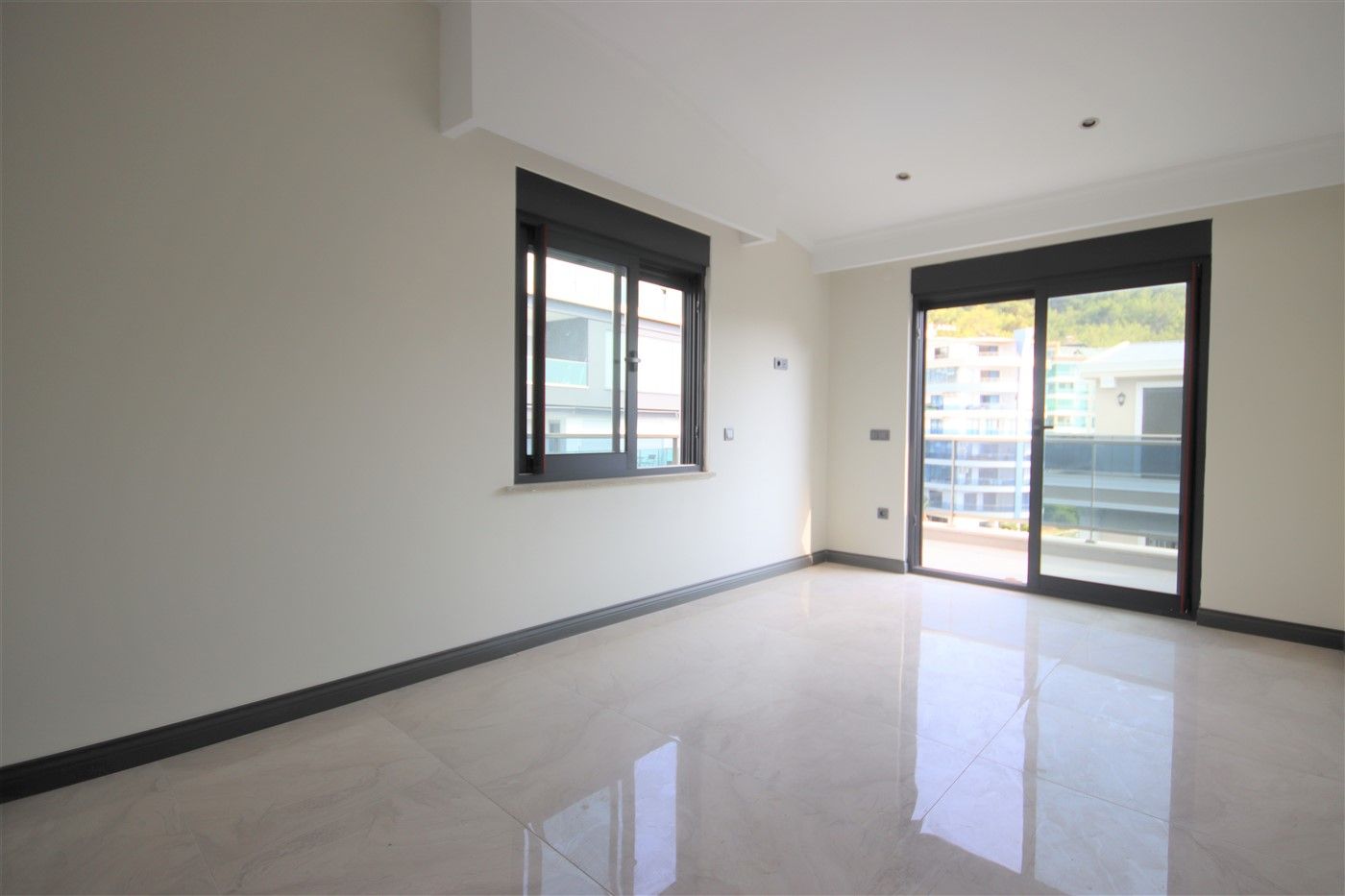 Penthouse 3+1 for citizenship - Kargicak district, 250 m from the sea