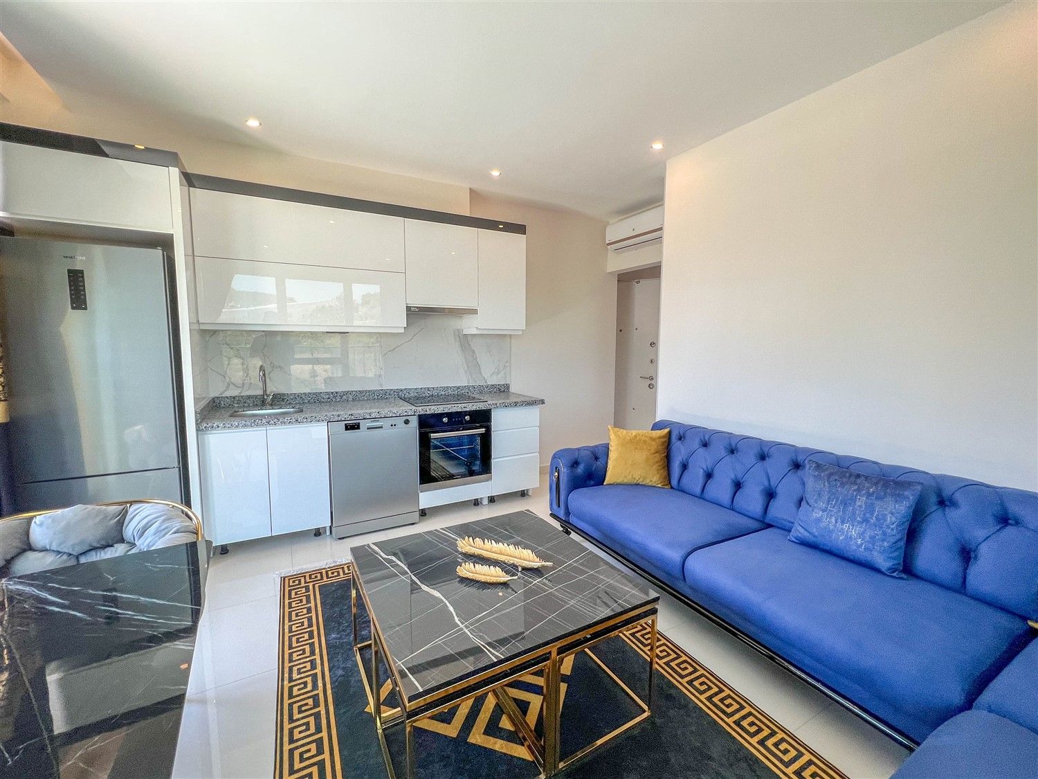 Ready to move-in apartment 2+1 in popular district Mahmutlar